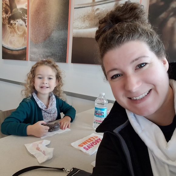 Meet your Posher, Rachael - Picture 4 of 5